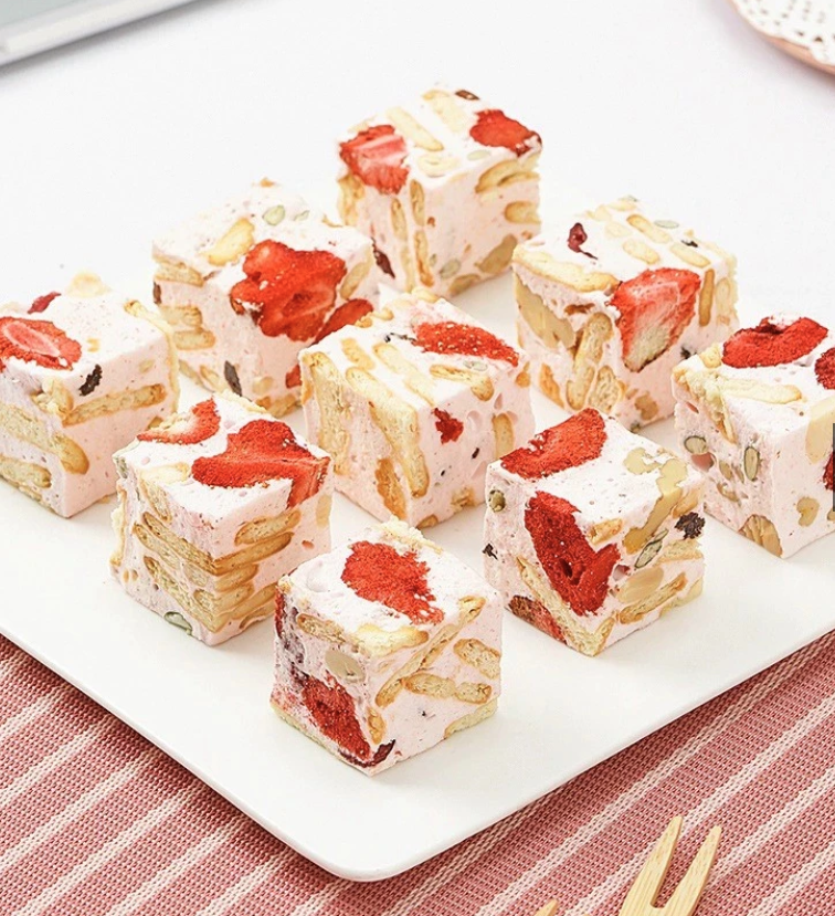 Bánh sữa dê dâu tây sấy khô mềm ngon ăn ngon tốt cho sức khỏe. 1  túi 1 lbs